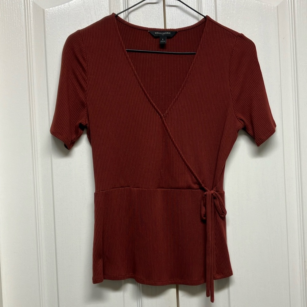 Wine color Banana Republic top Size Small